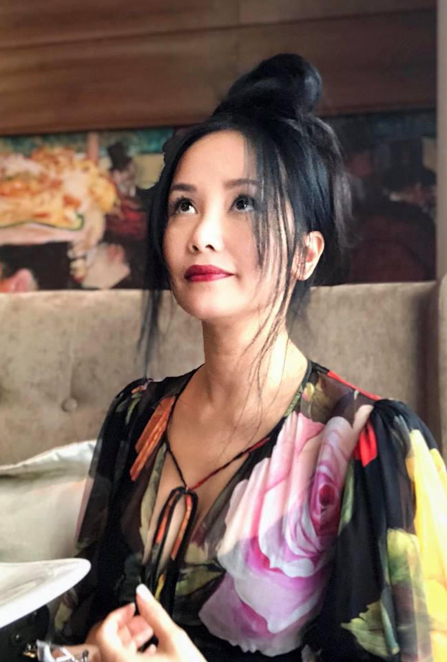 Chăm chỉ luyện tập kết hợp với chế độ ăn uống hợp lý giúp giọng ca 7X giữ gìn được vóc dáng nuột nà như gái xuân.