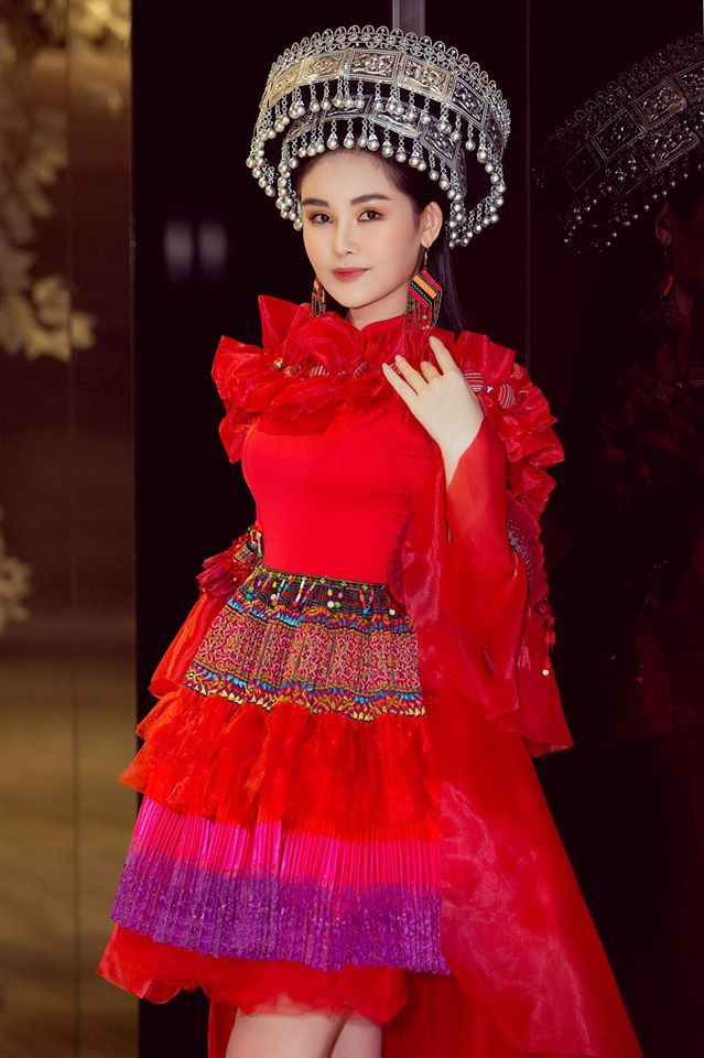 Trên trang cá nhân của mình, Hoa hậu Lê Âu Ngân Anh nhớ lại cái ngày khiến cuộc sống của mình đảo lộn: "Nếu như hơn 1 năm trước khi được hỏi về những cảm xúc của mình trong thời gian khủng hoảng đó, mình sẽ rất lúng túng, thậm chí còn ngại nhắc lại vì mình muốn chôn vùi tất cả những chuyện không hay đã qua. Nhưng đến ngày hôm nay, mình ngồi kể lại chuyện cũ với tâm thế thư thái hơn, và hiểu rằng bất kì chuyện gì xảy ra đều mang đến bài học giá trị để mình trưởng thành. Chỉ cần mình không cho phép bản thân lùi về sau, luôn tạo cho mình những mục tiêu tiếp theo để chinh phục và luôn suy nghĩ tích cực".