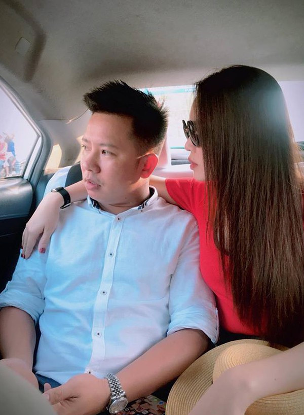 Giang Hồng Ngọc từng tiết lộ sau khi sinh rằng, ông xã là người có trách nhiệm, yêu thương con, cùng cô lo lắng cho con trai để bé có tương lai tốt nhất.