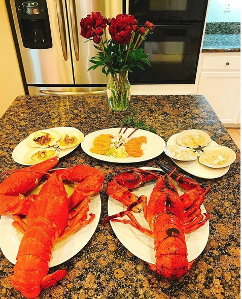 Bên Mỹ, Phạm Hương thường xuyên khoe cuộc sống sang chảnh.