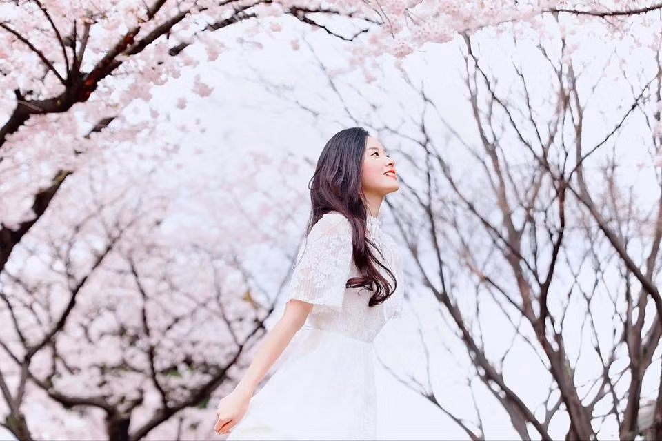 Tình cũ Phan Thành cũng đang dần thay đổi hình tượng từ một cô gái ngây thơ, dễ thương, thành đằm thắm và gợi cảm.