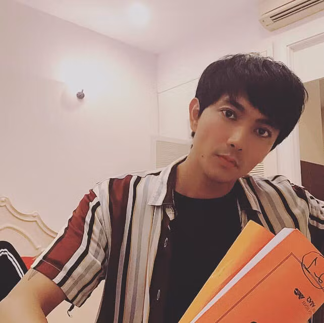 Có lẽ biến cố trong cuộc sống tình cảm cùng lịch làm việc dày đặc khiến Tim không còn giữ được ngoại hình chuẩn nam thần như trước.