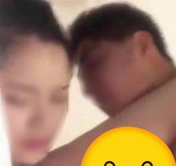 Giữa ồn ào, Huyền Trang cho biết sẽ nhờ pháp luật can thiệp. Trả lời trên Helino, quản lý của Phi Huyền Trang cũng cho biết: "Những thông tin trên mạng xã hội hoàn toàn là bịa đặt. Hình chụp màn hình kia cũng là ai đó giả mạo Facebook của Phi Huyền Trang. Người phụ nữ trong bức ảnh nóng được lan truyền cũng không phải là Trang".