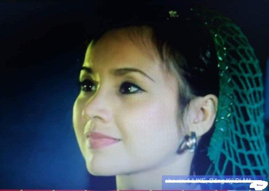 Nghệ sĩ Lan Hương kết hôn lần 2 ở tuổi 24 với nghệ sĩ Tất Bình và tận hưởng cuộc sống gia đình hạnh phúc cho tới giờ.