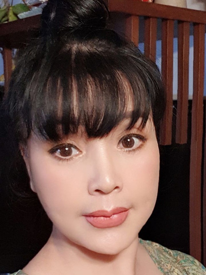 Nhan sắc khác lạ hiện tại của nghệ sĩ Lan Hương ở tuổi 56.
