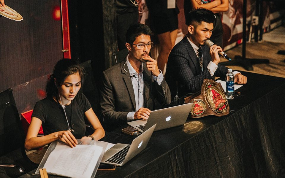 Trên mạng xã hội, nhiều ý kiến tỏ ra bất ngờ với dáng vẻ khác xưa rất nhiều của tài tử 45 tuổi. Anh còn khiến cư dân mạng lo lắng về vấn đề sức khỏe khi sụt cân hơn hẳn. Ảnh: FBNV.