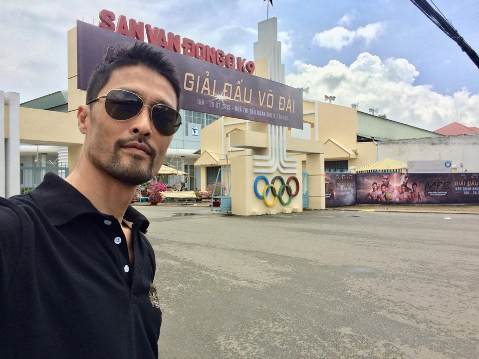 Tuy vây, khán giả vẫn chưa thể quen với hình ảnh hiện tại của nam tài tử.