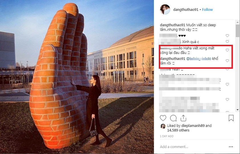 Giữ im lặng sau gần 1 tuần bị "ném đá", mới đây, HH Đặng Thu Thảo bất ngờ đăng dòng tâm sự: "Muốn viết gì đó so deep lắm... nhưng thôi". Khi một người bạn bày tỏ sự đồng cảm: "Viết xong mất công lại đau đầu", nàng Hậu liền thở dài đáp lại: "Khổ lắm rồi".