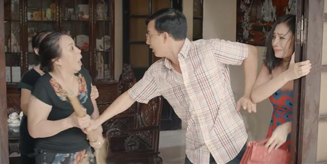 Ngay từ những tập đầu tiên, nhân vật của NSƯT Thanh Quý trong "Hoa hồng trên ngực trái" đã gây ức chế cho khán giả với tính cách ghê gớm, hành con dâu là San (Diệu Hương) điêu đứng với đủ "chiêu trò" tai quái...