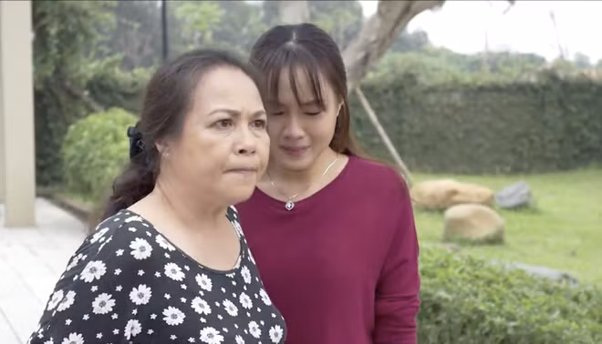 Dù gây bức xúc là thế nhưng "mẹ chồng" Thanh Quý vẫn chưa bao giờ khiến người hâm mộ phải thất vọng vì khả năng diễn xuất của bà trong suốt mấy chục năm trong nghề.