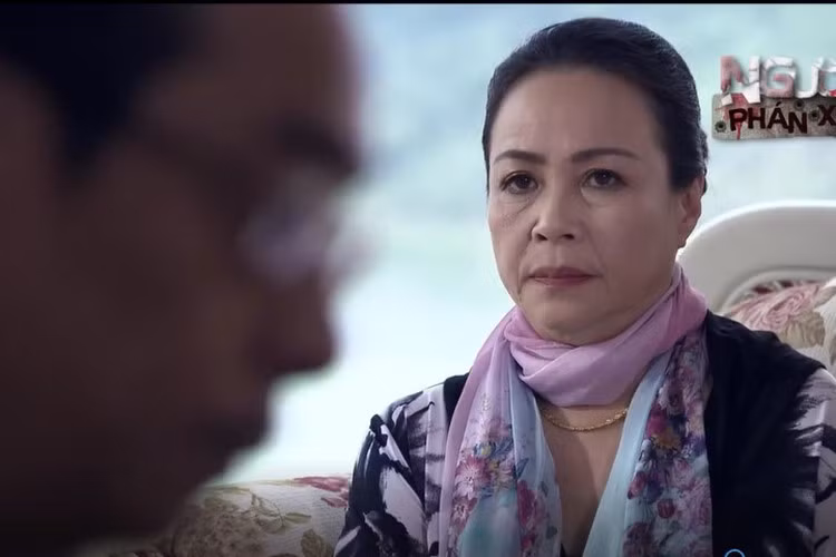 Thời gian gần đây, nữ diễn viên sinh năm 1958 liên tục góp mặt trong các bộ phim hot trên VTV với những tính cách nhân vật khác nhau như: vợ ông trùm Phan Quân trong "Người phán xử" hay bà Hảo - mẹ Dung (Hồng Diễm) trong "Cả một đời ân oán"...