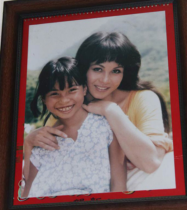 Sống hết mình vì nghệ thuật, thành công trong sự nghiệp, tài sắc vẹn toàn là thế nhưng người đàn bà đẹp trong phim lại trải qua đường tình duyên lận đận với 2 lần đổ vỡ hôn nhân. Ảnh: Khampha.