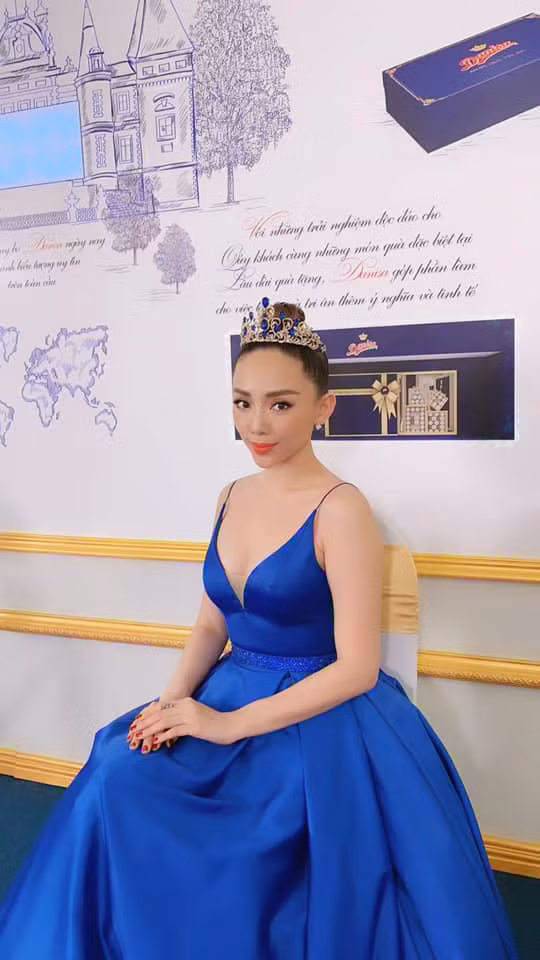 Tóc Tiên được nhận xét là ngày càng xinh đẹp và nóng bỏng.