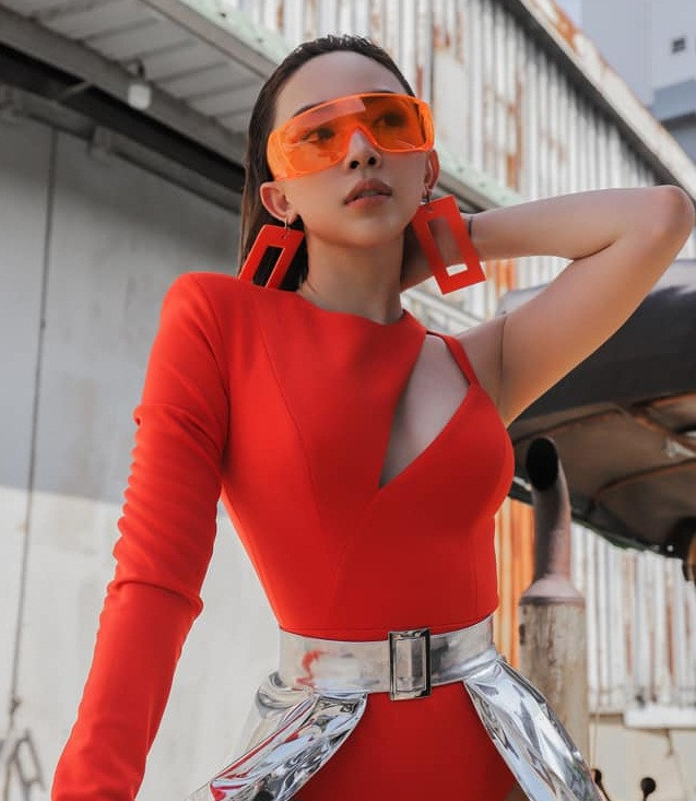 Năm 2014, giọng ca sinh năm 1989 vể nước hoạt động nghệ thuật trở lại và nhanh chóng khẳng định được tên tuổi của mình trong làng giải trí.