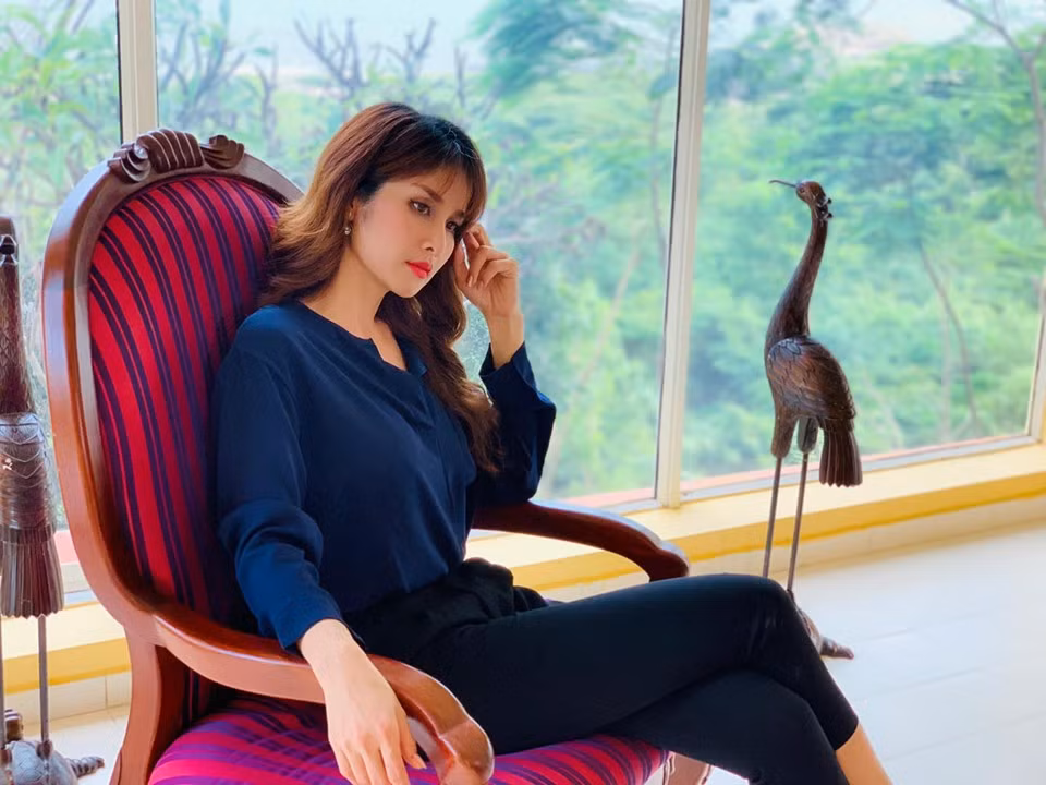 Khác với hình ảnh mợ Hạnh Nhi đẫy đà trong phim Tiếng sét trong mưa, Thảo Trang gây bất ngờ với hình ảnh hốc hác hiện tại. Việc dồn hết tiền vào kinh doanh nhưng lại liên tục bị thua lỗ khiến nữ diễn viên suy sụp, dẫn tới giảm 10kg so với thời điểm đang đóng phim.