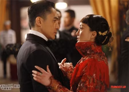 Mới đây, ngôi sao võ thuật Hong Kong Lương Triều Vỹ trở thành tâm điểm của sự chú ý khi bị truyền thông và mạng xã hội khơi lại tin đồn ngoại tình với Châu Tấn, khiến nam diễn viên và bà xã Lưu Gia Linh thường xuyên "chiến tranh lạnh". Không chỉ vậy, Châu Tấn còn bị đồn mang thai với nam tài tử họ Lương nhưng bất cẩn để sảy.