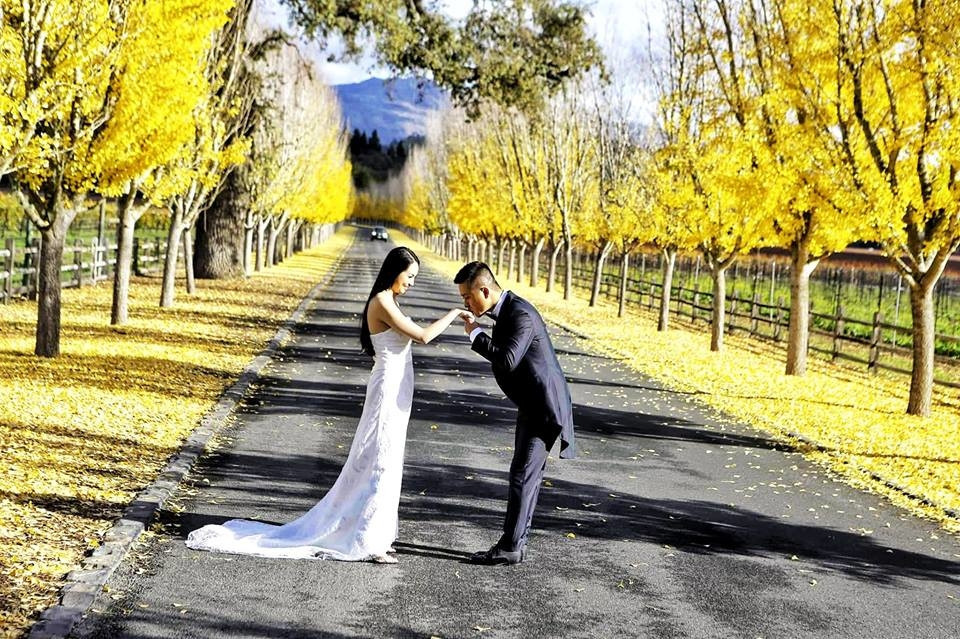 Anh viết: "Lang thang trên phố nghĩ vẩn vơ đủ thứ tôi kết luận được 1 điều: người Phụ nữ của mình luôn chấp nhận thiệt thòi hy sinh khoảng trời của mình thì cô ấy sẽ sở hữu luôn cả trời. Đó là người phụ nữ khéo và thông minh trong hạnh phúc gia đình".