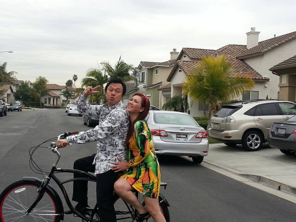 Hai vợ chồng vẫn thường xuyên đi lại giữa Mỹ và Việt Nam để chăm sóc nhau.