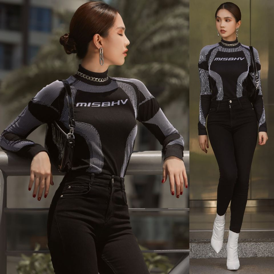 Dù mặc kín đáo, Ngọc Trinh vẫn biết cách khoe trọn những đường cong gợi cảm trên cơ thể.