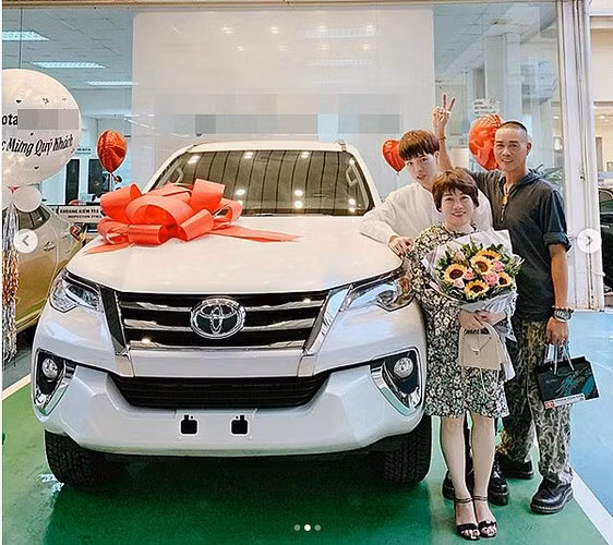 Loat sao Viet so huu nha dep, xe sang o tuoi ngoai 20