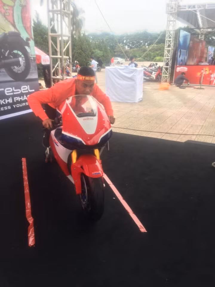 Diễn viên Hiệp Gà vỡ òa trong cảm xúc: "Thắng rồi trời ơi".