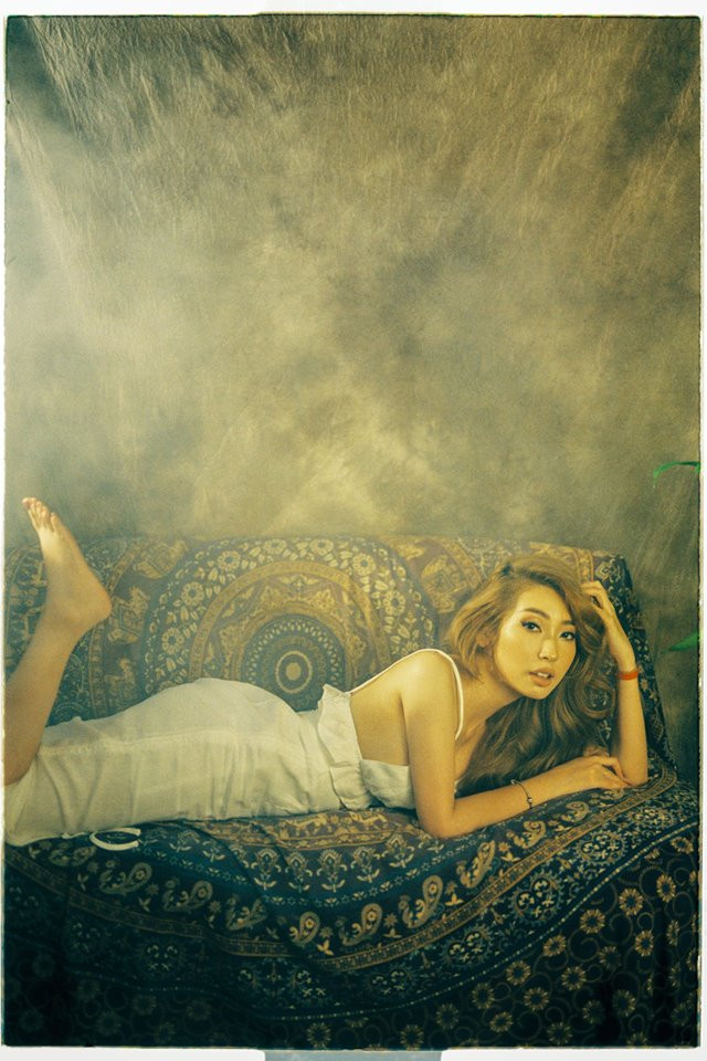 Mặc dù thẳng thắn phủ nhận tin đồn giải nghệ nhưng ca sĩ lại chọn cách im lặng về chuyện tình cảm.