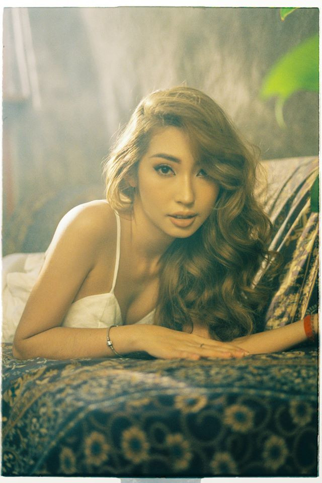 Nữ ca sĩ luôn giữ một thái độ làm việc tích cực để tập trung phát triển sự nghiệp riêng.