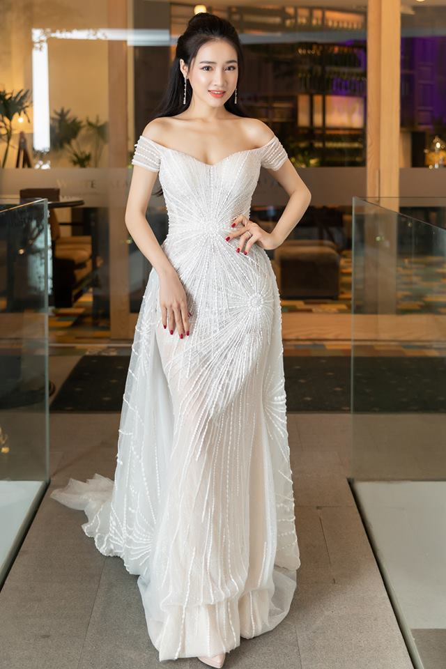 Còn bà xã Trường Giang thì nhan sắc ngày càng "lên hương".