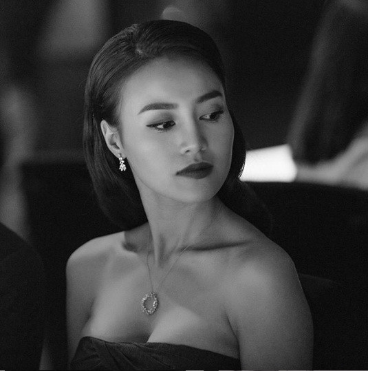 Lan Ngọc cũng bày tỏ trên Saostar rằng: “Thật sự tôi không thích hình ảnh của mình bị đóng khung trong định kiến của mọi người. Khán quả đã yêu mến và dành nhiều tình cảm cho tôi thông qua những vai diễn hiền hậu, cam chịu nên tôi muốn bản thân phải thay đổi".