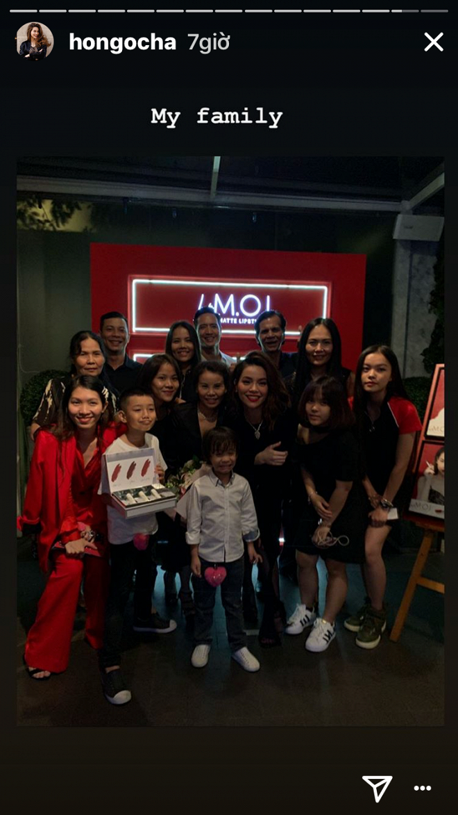 Sau sự kiện, "nữ hoàng giải trí" đăng bức ảnh chụp cả gia đình lên trang Instagram cá nhân cùng dòng chú thích: "My family". Kim Lý cũng góp mặt trong bức ảnh này, chứng tỏ anh đã được Hà Hồ coi là một thành viên thực thụ của gia đình cô.