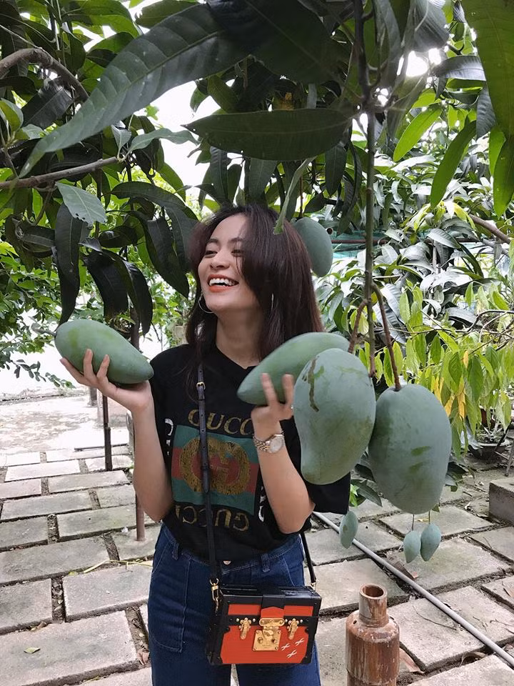 Ở tuổi 31, cô ca sĩ xinh đẹp này có mọi thứ từ nhan sắc, giàu có, nhưng tình duyên thì vẫn lận đận.