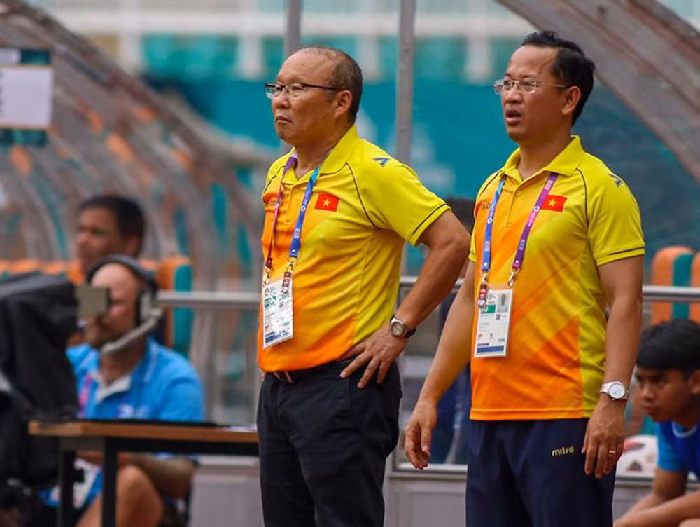 Le Huy Khoa tro lai lam tro ly cho HLV Park Hang Seo