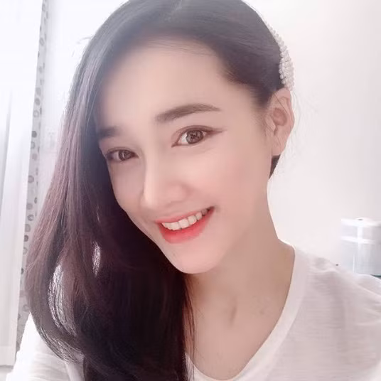 Từ ngày chính thức về chung một nhà, cặp đôi thường xuyên dành những lời tốt đẹp cho nhau.