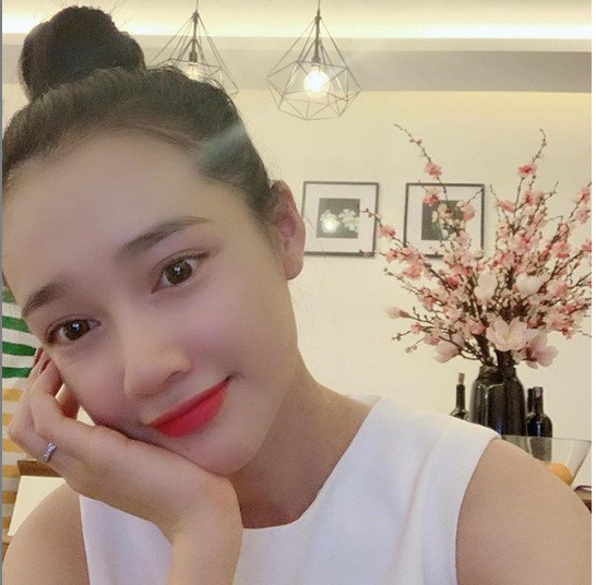 Nhã Phương tích cực hoạt động nghệ thuật trở lại sau một thời gian "ở ẩn" vì vướng tin đồn đã sinh con gái đầu lòng.