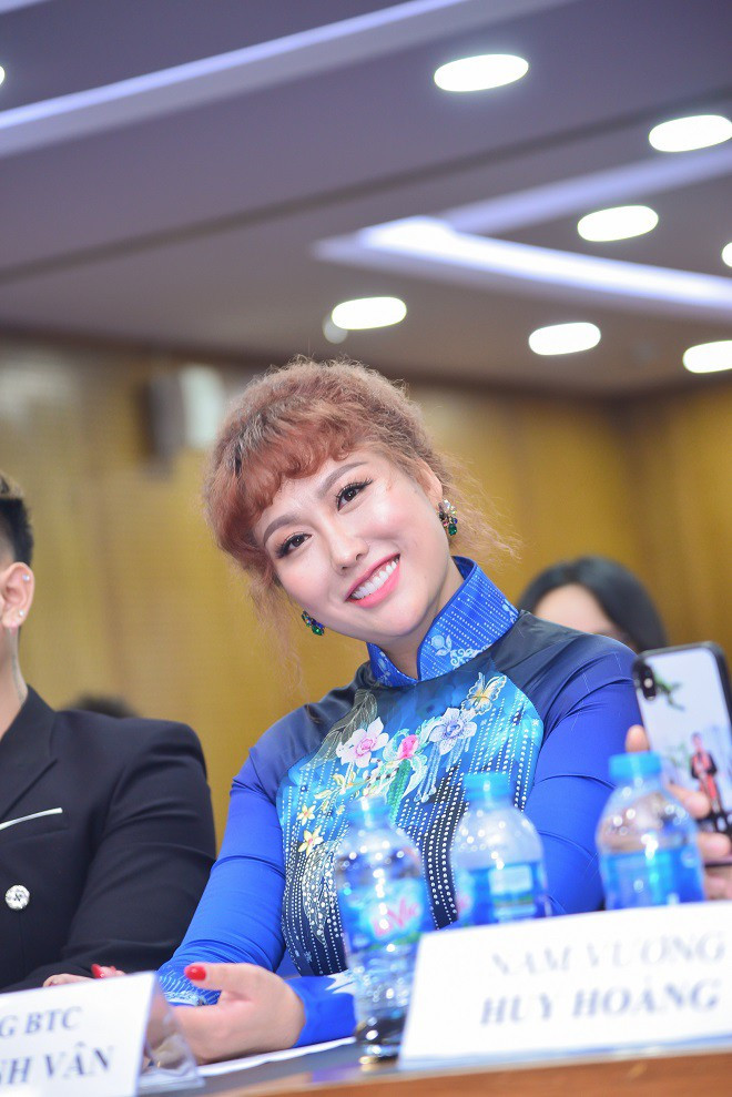 Ngoài thời gian tập trung cho kinh doanh, Phi Thanh Vân trở lại với vai trò là người khởi xướng chương trình ca nhạc, thời trang từ thiện tổ chức thường niên tại TP HCM.