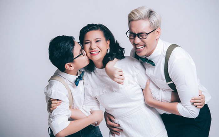 Sau khi chia tay Thái Hòa và có một cậu con trai riêng, Cát Phượng đến với nam diễn viên kém cô 18 tuổi - Kiều Minh Tuấn.