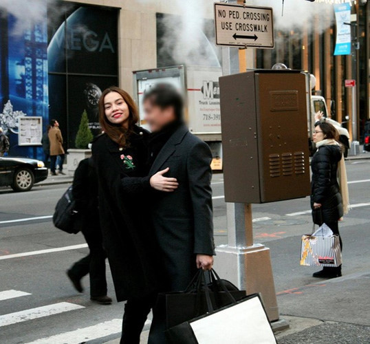 Sau Cường Đô La, Hồ Ngọc Hà tiếp tục vướng ồn ào tình cảm với đại gia Chu Đăng Khoa. Tuy nhiên, cũng như những lần trước mối quan hệ này của "nữ hoàng giải trí" nhanh chóng chấm dứt.