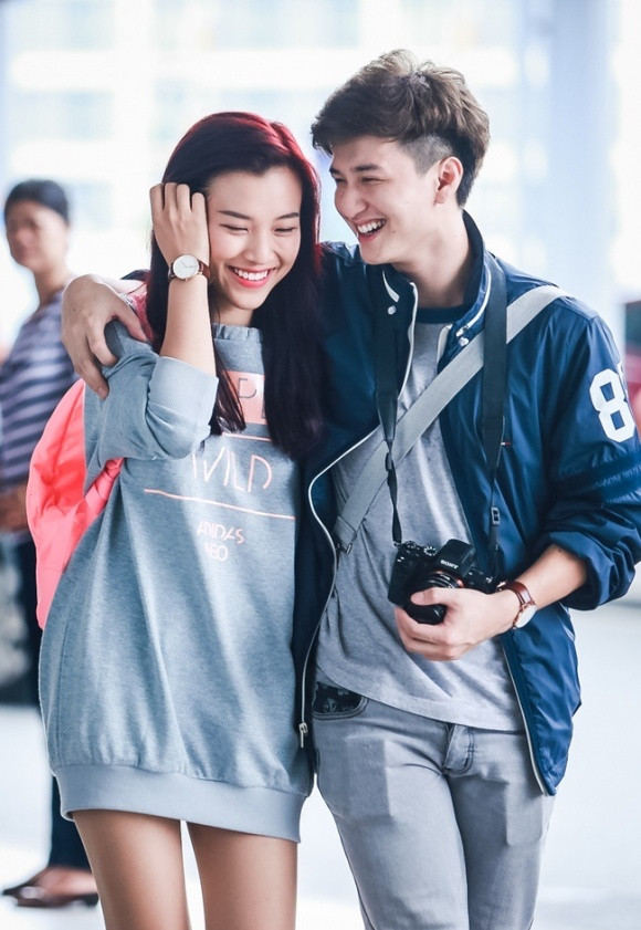 Trong một bài phỏng vấn mới đây trên VOV, Á hậu Hoàng Oanh cũng cho biết, mặc dù cách sống ngẫu hứng, có nhiều ý tưởng bất ngờ của Huỳnh Anh là điểm rất hay của người nghệ sĩ nhưng trong chuyện tình cảm, cả hai lại va đập với nhau rất nhiều, dẫn đến chuyện "không hợp nhau đúng là có thật".