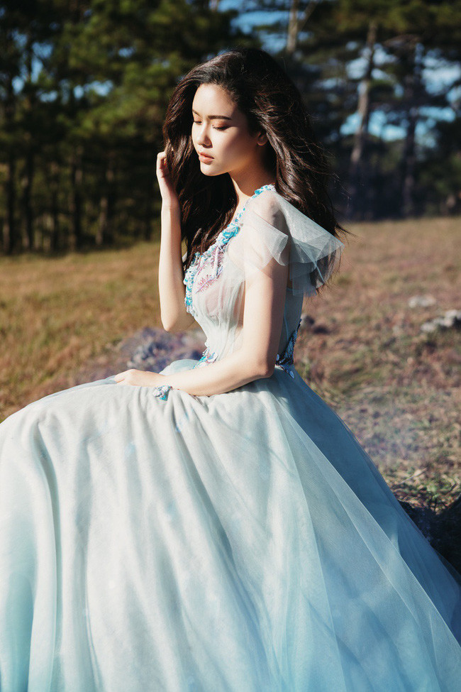 Bộ ảnh của Trương Quỳnh Anh được cô và ê-kip của mình thực hiện tại Đà Lạt.