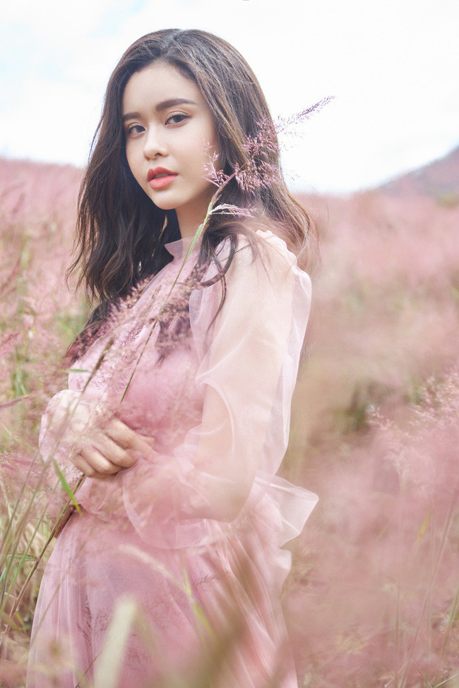 Để có được vóc dáng đáng mơ ước như hiện tại, nữ ca sĩ cũng đã phải dành thời gian chăm sóc cho bản thân và chăm chỉ tập luyện.