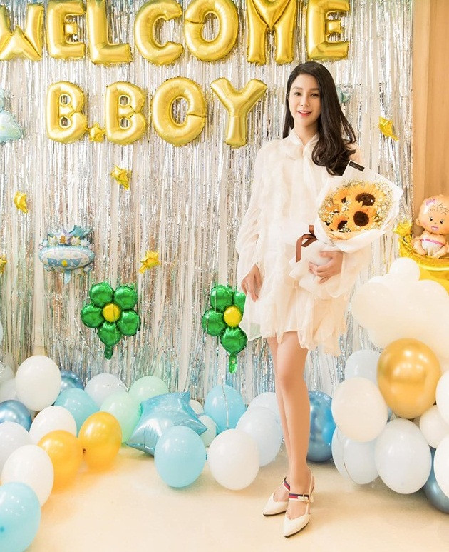 Diệp Lâm Anh chia sẻ: "Hai mẹ con Cún (biệt danh Diệp Lâm Anh) đã xuất viện và sức khoẻ rất tốt. Em chuyển dạ và sinh con sớm hơn dự kiến nên ngay cả bản thân cũng có chút hoang mang... Em chọn phương pháp sinh thường nên khi được gây tê thì thực sự không còn cảm thấy đau đớn nhiều nữa, mọi việc diễn ra rất nhẹ nhàng".