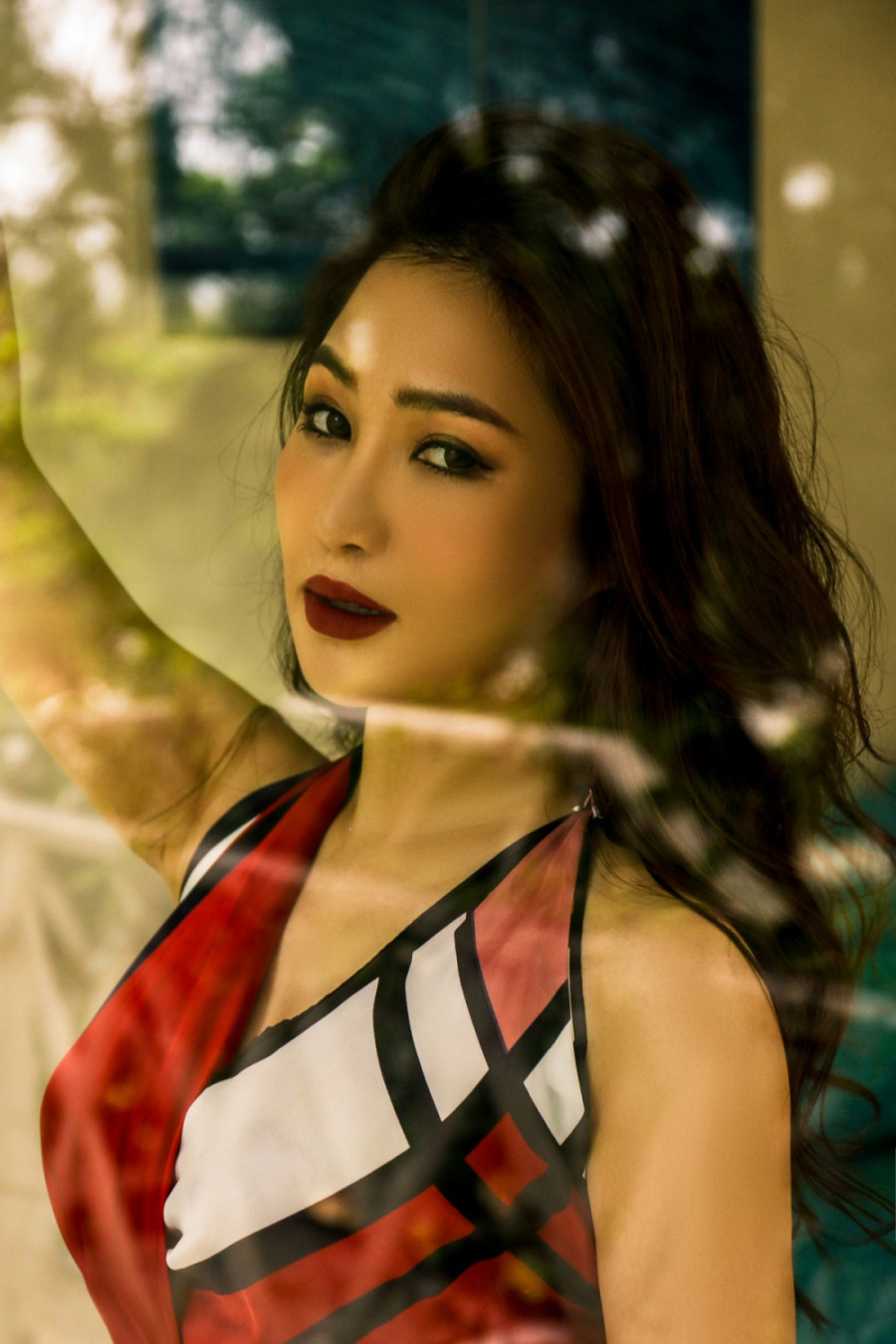 Ở tuổi 24, Hương Tràm đã rất thành công trong sự nghiệp, có trong tay gia tài bạc tỷ và đặc biệt là vóc dáng ngày càng quyến rũ.