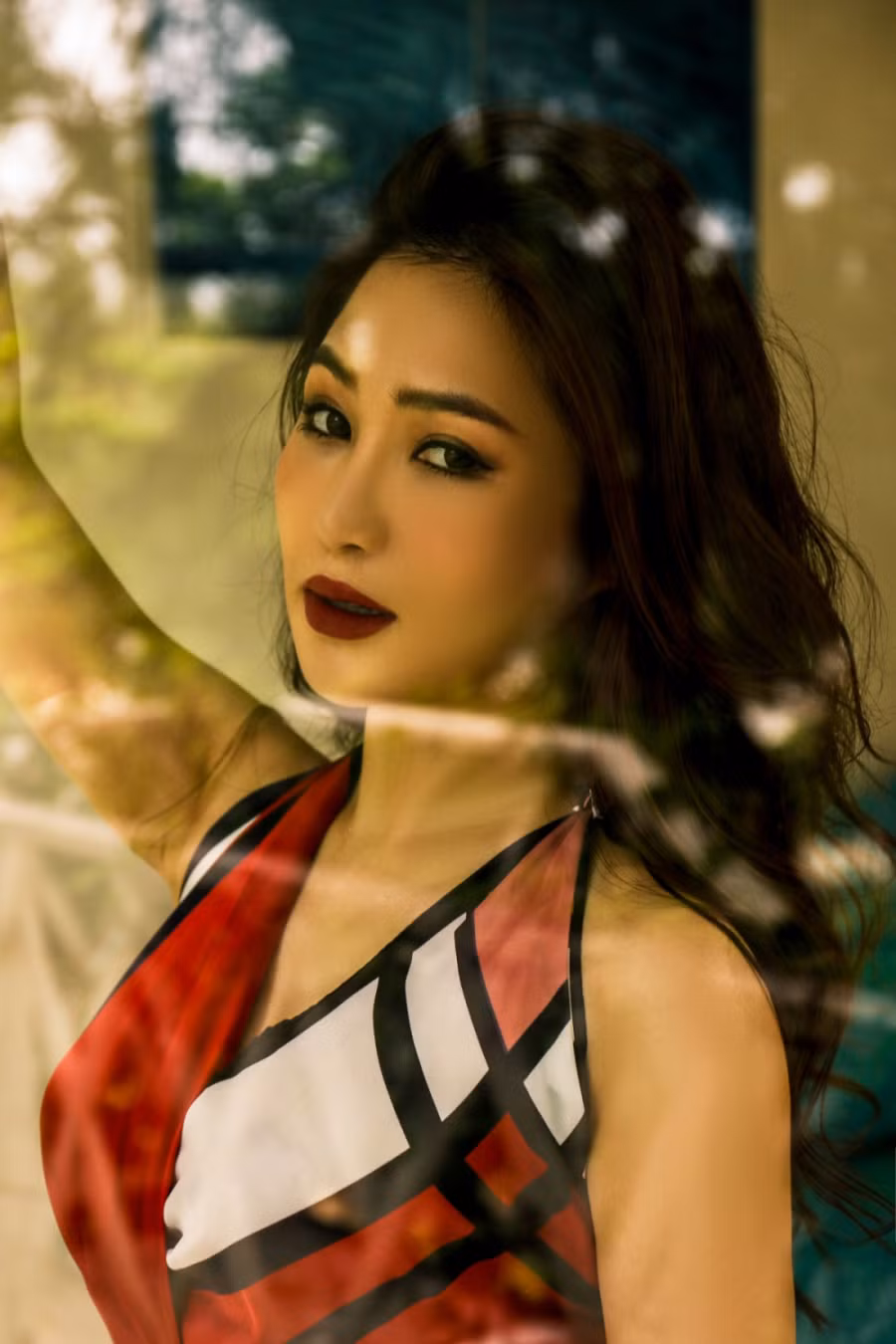 Ở tuổi 24, Hương Tràm đã rất thành công trong sự nghiệp, có trong tay gia tài bạc tỷ và đặc biệt là vóc dáng ngày càng quyến rũ.