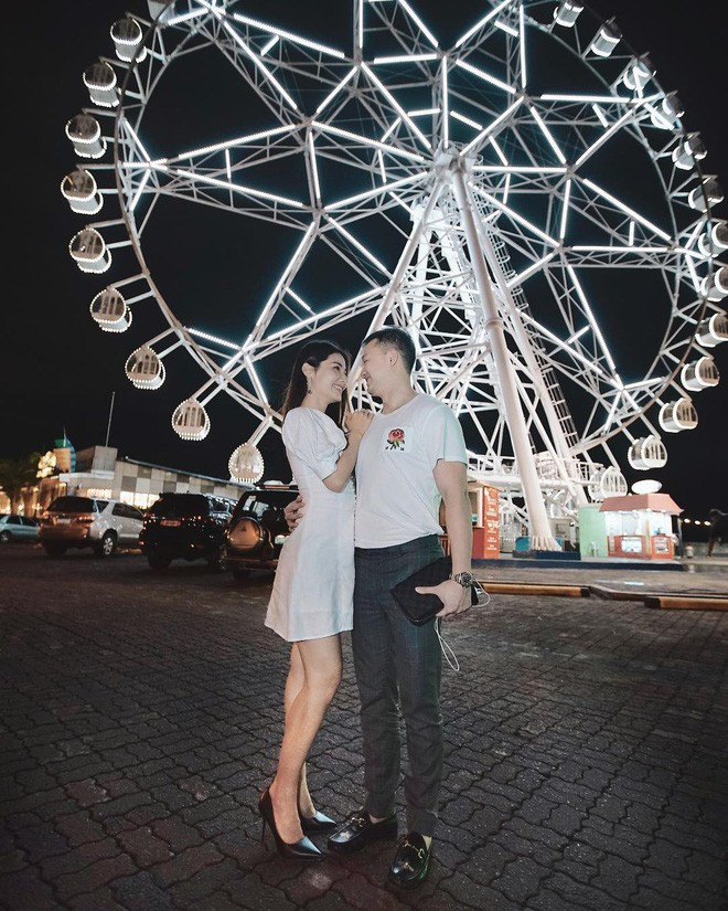 Nghi vấn Diễm My 9X chia tay bạn trai bắt nguồn từ việc cô không còn đăng tải bất cứ hình ảnh nào của người yêu lên trang cá nhân. Bức ảnh gần đây nhất là từ tháng 4/2018 - thời điểm cô mới công khai mối quan hệ.