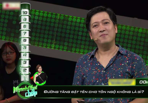 Đắt show với nhiều vai trò từ giám khảo, khách mời đến MC, thế nhưng Trường Giang cũng không ít lần bị chê bởi những lời nói kém duyên, hành động làm lố trên sóng truyền hình. Ảnh chụp màn hình HTV7.