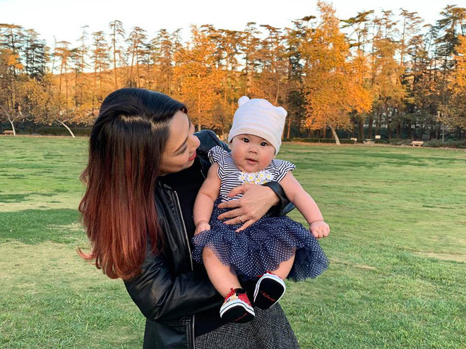 Tháng 7/2018, Thanh Thảo sinh con gái đầu lòng với ông xã Việt kiều ở tuổi 41. Ảnh: FBNV.