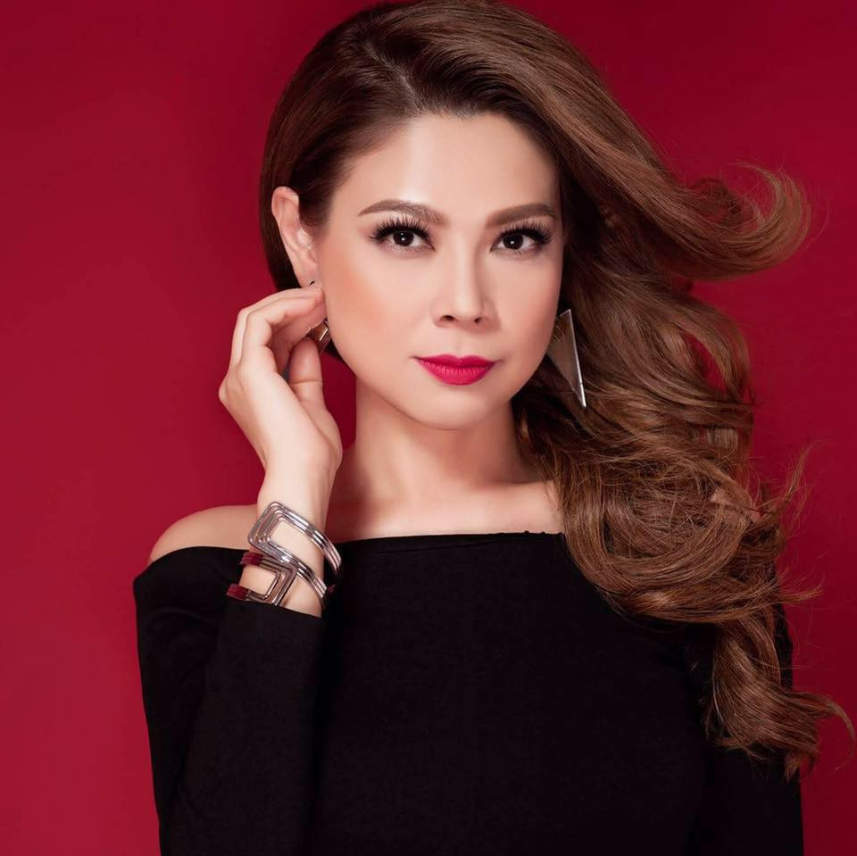 Tuy nhiên sau một thời gian ngắn đăng tải, dòng status trên hiện "biến mất" khỏi trang cá nhân của giọng ca 41 tuổi.