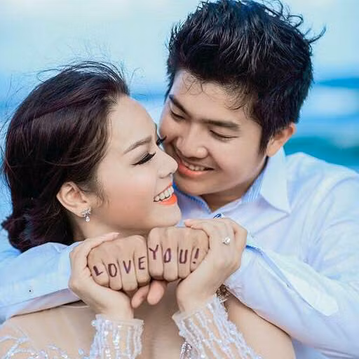 Nhat Kim Anh va chong cu: Ai moi la nguoi noi doi?-Hinh-2