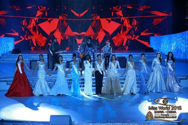 Lan Khuê khiến khán giả quê nhà tự hào khi giành giải phụ "Hoa hậu được bình chọn nhiều nhất". Ảnh chụp màn hình.