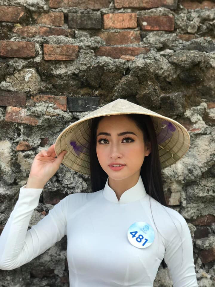 Đặc biệt, tân Hoa hậu Thế giới Việt Nam 2019 có thành tích học tập đáng nể. Cô hiện là sinh viên Đại học Ngoại thương, từng là thành viên của đội tuyển học sinh giỏi cấp quốc gia môn tiếng Anh và đạt IELTS 7.5. Ảnh: BTC.